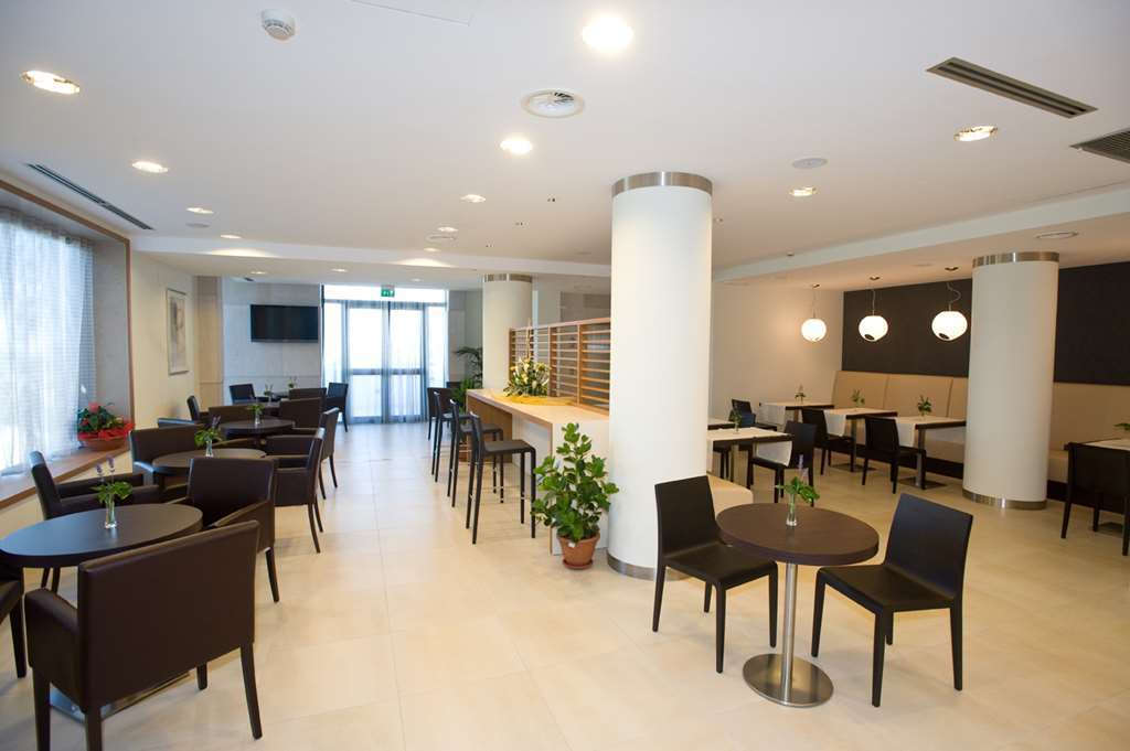 Hotel Vittoria Сан-Джованни-Ротондо Ресторан фото